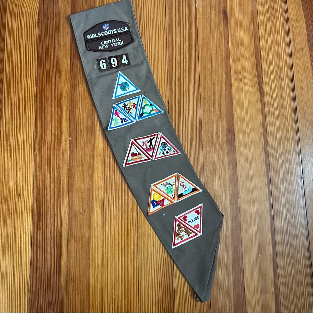 Brownie Girlscout Sash With Badges Troop 694 Central New York 80s 90s Vintage